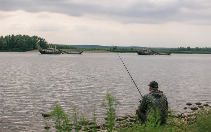 Река и берег: промысел и любительская рыбалка